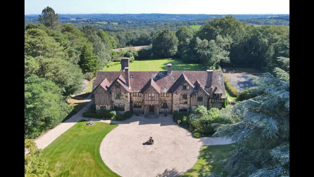 骏马传奇庄园 - 品牌故事 - j9体育